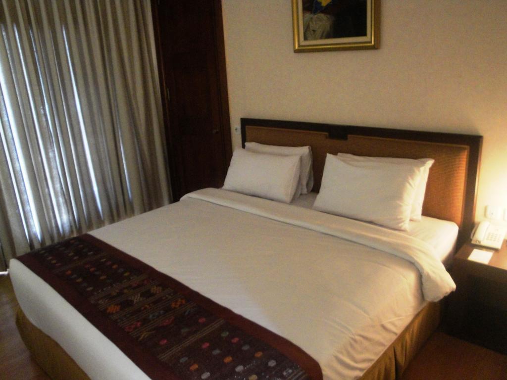 Sutanraja Hotel Manado Oda fotoğraf