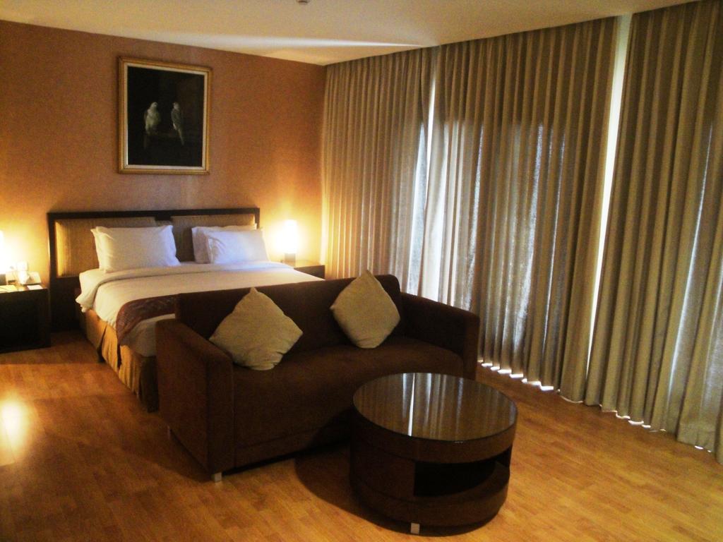 Sutanraja Hotel Manado Oda fotoğraf